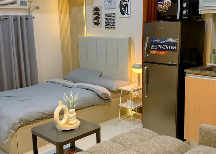 A Unit In Mckinley Near Venice Grand Canal Mall Aparthotel *