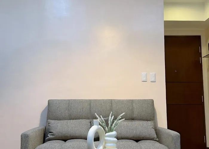 A Unit In Mckinley Near Venice Grand Canal Mall Aparthotel *