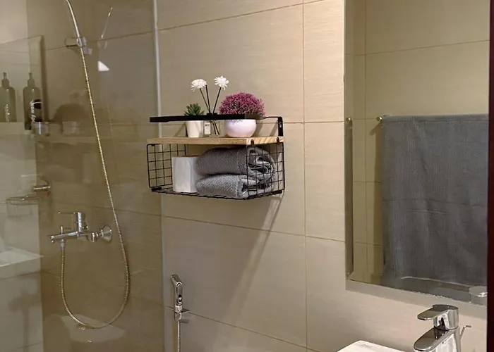 Aparthotel A Unit In Mckinley Near Venice Grand Canal Mall Manila